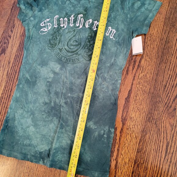 New Slytherin Tee Hogwarts Universal Wizarding World of Harry Potter Size S NWT - Picture 7 of 8